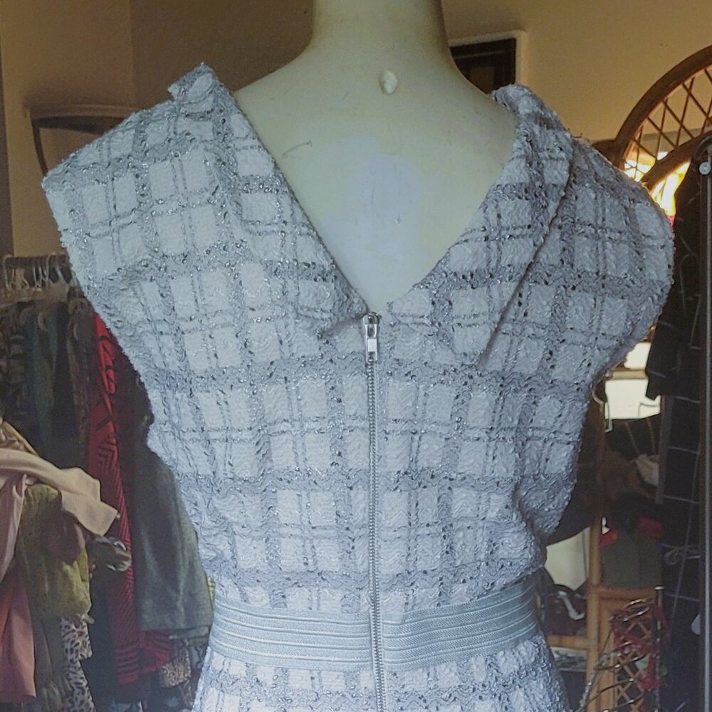 SHIMMERING EVA MENDES IVORY/SILVER DRESS